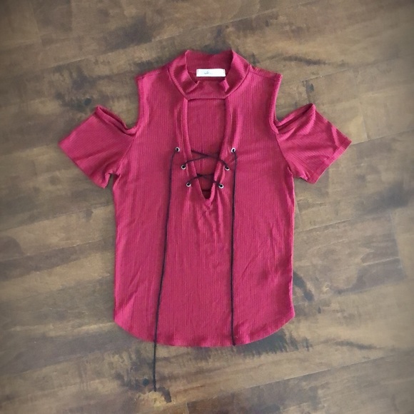 Red cold shoulder sleeve shirt (lace up detail) - Picture 3 of 5